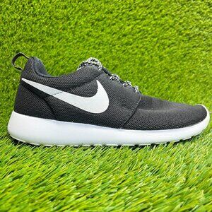 Nike Roshe One Womens Size 7 Black White Outdoor Running Walking Shoes Sneakers